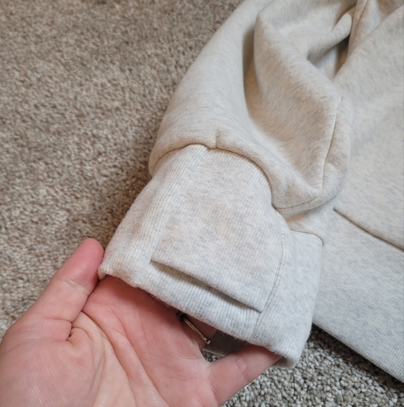 Athleta Grey Pullover Crew Sweatshirt Size Large - Picture 4 of 7